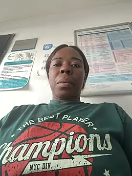 Snapshot of ebony_witney chatting on 02-11-26, 03:17 ebony witney online show from 02-11-26, 03:17