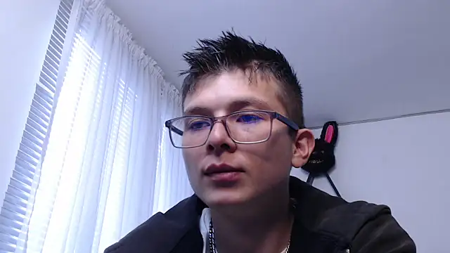 Snapshot of MathewCollin chatting on 03-08-25, 08:35 MathewCollin online show from 03-08-25, 08:35