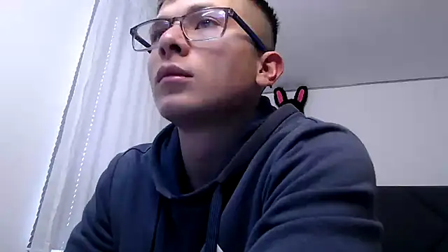 Snapshot of MathewCollin chatting on 03-20-25, 03:47 MathewCollin online show from 03-20-25, 03:47