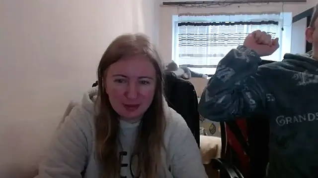 PeterAndJen online show from 02-05-26, 07:02