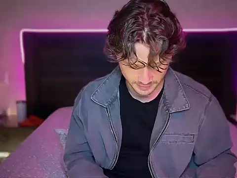 Snapshot of mcklister_kinky_feets chatting on 03-28-26, 12:27 mcklister kinky feets online show from 03-28-26, 12:27