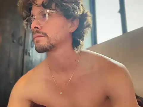 Snapshot of mcklister_kinky_feets chatting on 04-08-26, 01:00 mcklister kinky feets online show from 04-08-26, 01:00