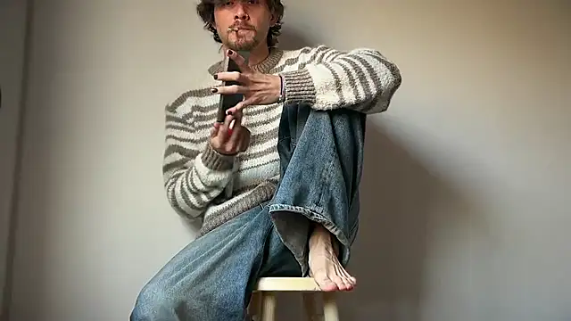 Snapshot of mcklister_kinky_feets chatting on 04-15-26, 08:53 mcklister kinky feets online show from 04-15-26, 08:53