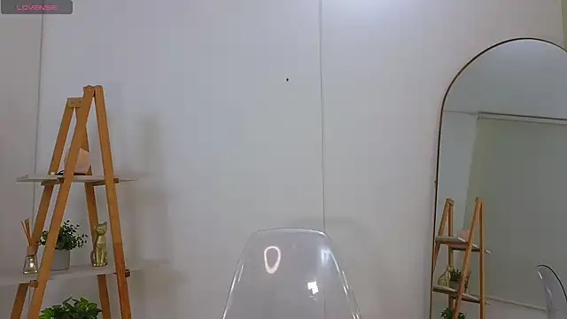 Snapshot of bella__adams chatting on 04-16-26, 11:44 bella adams online show from 04-16-26, 11:44