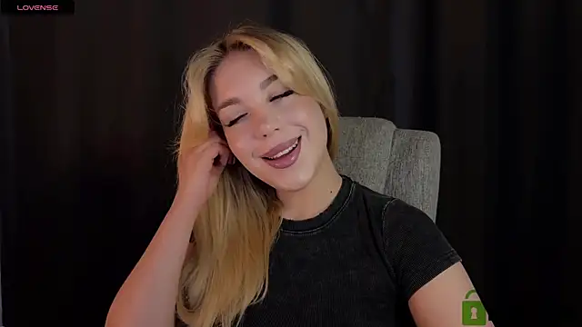 Snapshot of ariashaa chatting on 05-22-26, 02:55 ariashaa online show from 05-22-26, 02:55