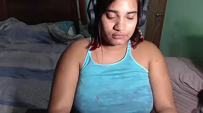 Hilarybunnyy online show from 03-06-25, 12:32