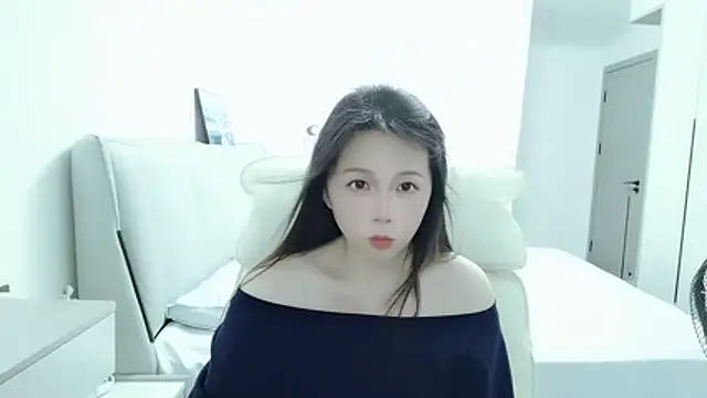 Snapshot of Sunset_glow chatting on 06-18-26, 04:11 Sunset glow online show from 06-18-26, 04:11
