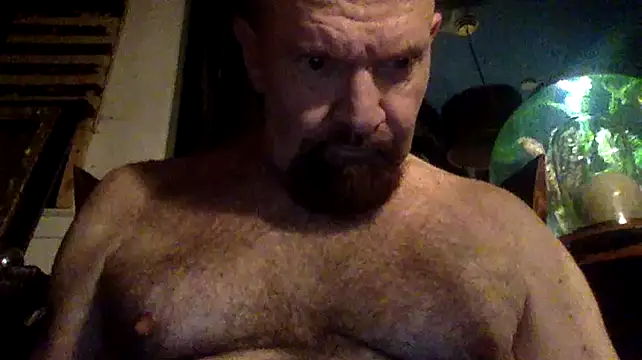 Snapshot of masculinebottom chatting on 10-05-25, 01:42 masculinebottom online show from 10-05-25, 01:42
