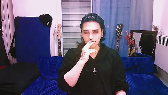 Snapshot of sademobeer chatting on 05-12-26, 04:04 sademobeer online show from 05-12-26, 04:04