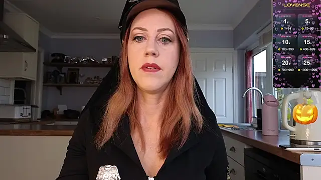 stripmequick online show from 10-31-25, 11:00