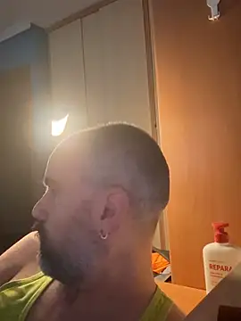 pollito1985 2 online show from 02-08-26, 04:54