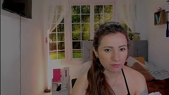 Snapshot of vanessabrown_ chatting on 05-02-26, 01:27 vanessabrown online show from 05-02-26, 01:27