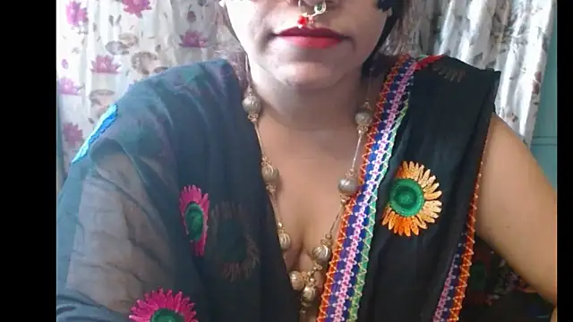 Snapshot of Star-Night chatting on 10-04-25, 06:00 Star-Night online show from 10-04-25, 06:00