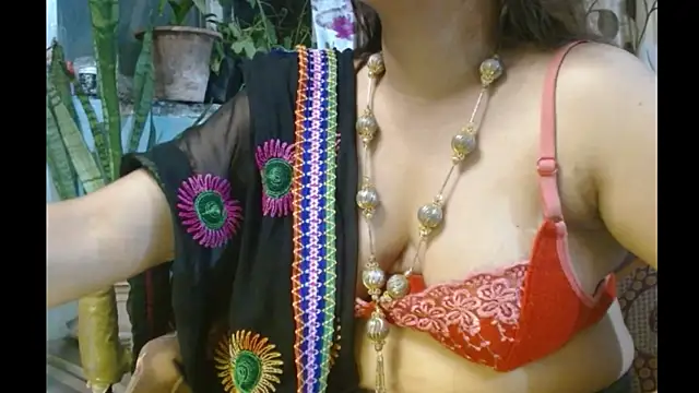 Snapshot of Star-Night chatting on 11-01-25, 04:20 Star-Night online show from 11-01-25, 04:20