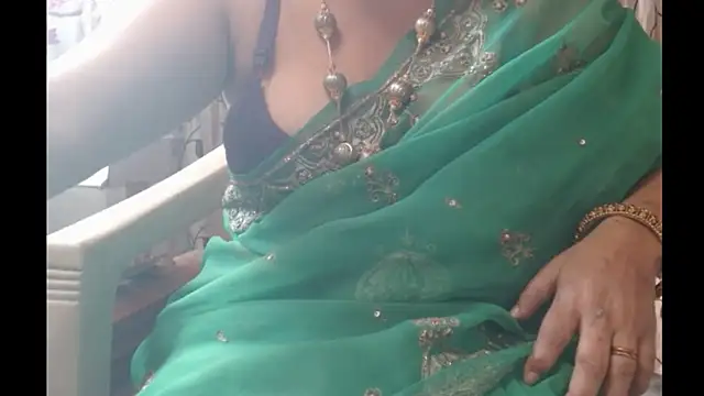 Snapshot of Star-Night chatting on 11-23-25, 03:28 Star-Night online show from 11-23-25, 03:28