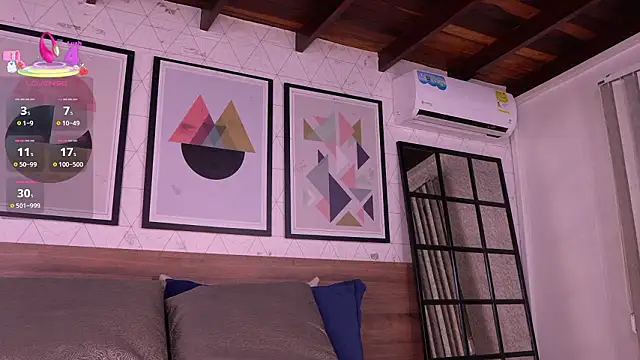 Snapshot of evamoretti chatting on 02-27-26, 04:29 evamoretti online show from 02-27-26, 04:29