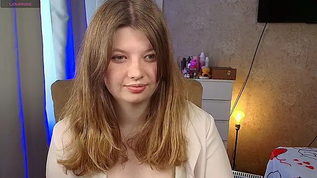 Snapshot of Vivian_cutie chatting on 05-30-26, 10:34 Vivian cutie online show from 05-30-26, 10:34