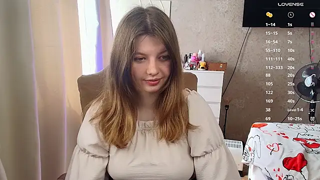 Snapshot of Vivian_cutie chatting on 05-31-26, 12:45 Vivian cutie online show from 05-31-26, 12:45