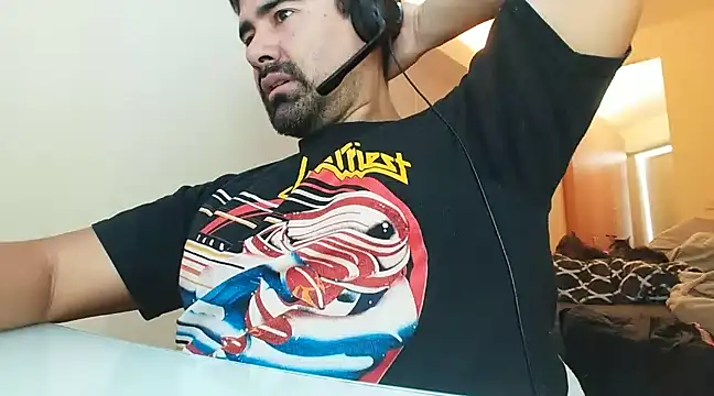 Snapshot of VonDoomdelToro chatting on 02-13-25, 06:27 VonDoomdelToro online show from 02-13-25, 06:27