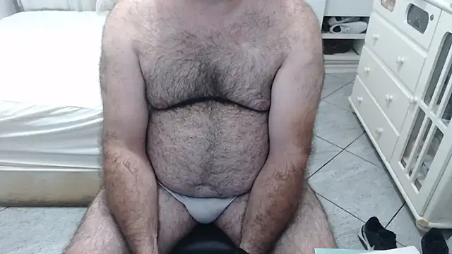 Snapshot of MysterBearMG chatting on 03-17-26, 12:15 MysterBearMG online show from 03-17-26, 12:15