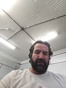 Snapshot of MysterBearMG chatting on 04-06-26, 03:35 MysterBearMG online show from 04-06-26, 03:35