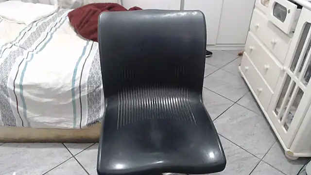 Snapshot of MysterBearMG chatting on 04-08-26, 01:49 MysterBearMG online show from 04-08-26, 01:49