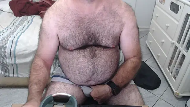 Snapshot of MysterBearMG chatting on 04-09-26, 03:28 MysterBearMG online show from 04-09-26, 03:28