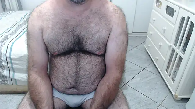 Snapshot of MysterBearMG chatting on 04-13-26, 01:55 MysterBearMG online show from 04-13-26, 01:55