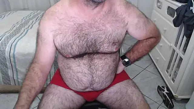 Snapshot of MysterBearMG chatting on 04-15-26, 10:32 MysterBearMG online show from 04-15-26, 10:32