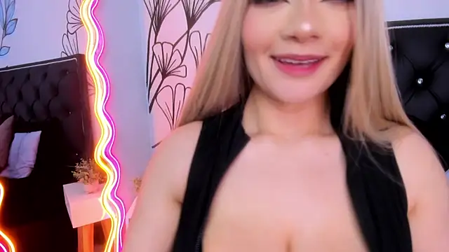 Snapshot of Sweet_Ariadna_ chatting on 04-19-26, 06:10 Sweet Ariadna online show from 04-19-26, 06:10