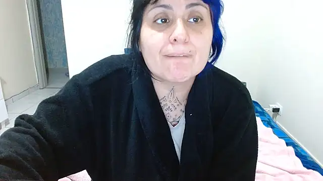 Snapshot of vaholiver chatting on 05-29-26, 10:08 vaholiver online show from 05-29-26, 10:08
