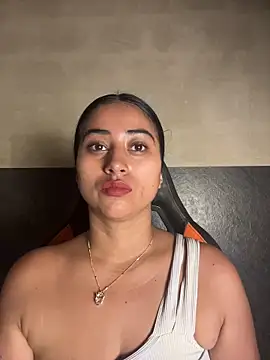 Valentinne z online show from 05-14-26, 09:49