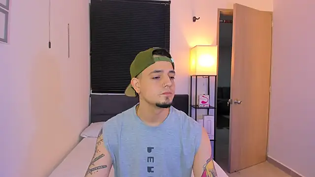 alejandro calderon1 online show from 04-10-26, 04:28