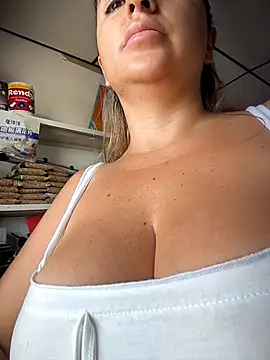 Snapshot of sammyqueenx21 chatting on 04-14-26, 12:00 sammyqueenx21 online show from 04-14-26, 12:00