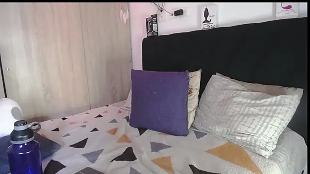 Santiago kiler online show from 04-18-26, 07:07