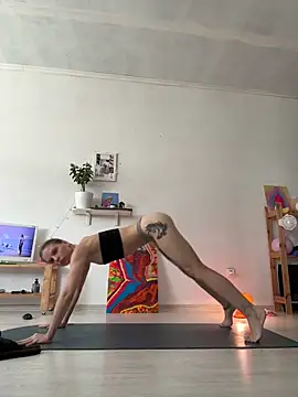 LeyaJohnson online show from 06-16-26, 11:35