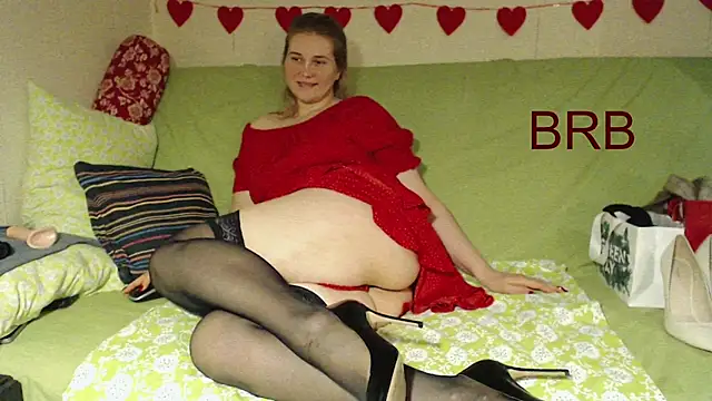 Snapshot of mmmPinUpGirl chatting on 03-31-26, 08:04 mmmPinUpGirl online show from 03-31-26, 08:04