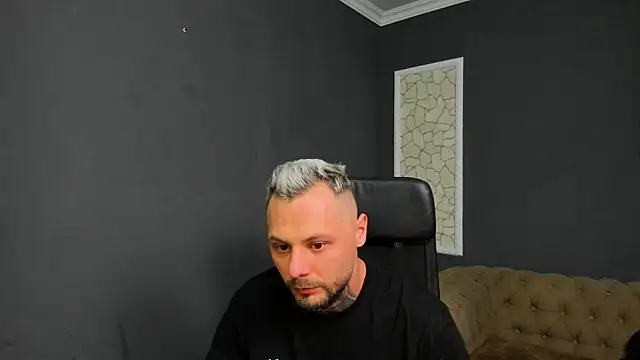 Snapshot of BrianHunts chatting on 01-13-26, 05:02 BrianHunts online show from 01-13-26, 05:02