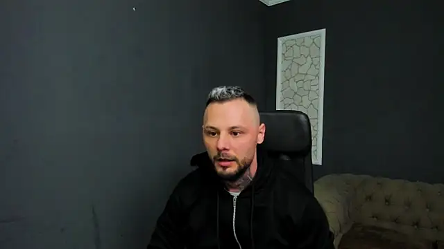 Snapshot of BrianHunts chatting on 02-11-26, 05:56 BrianHunts online show from 02-11-26, 05:56