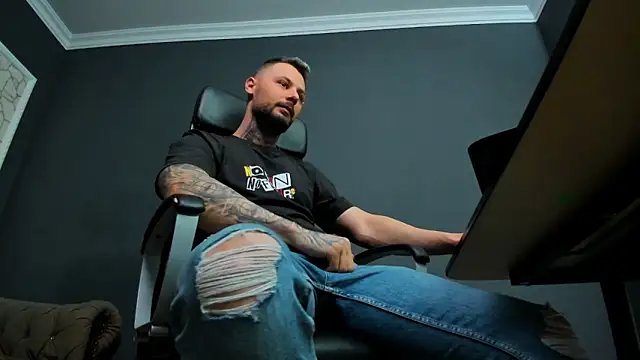 Snapshot of BrianHunts chatting on 03-07-26, 05:04 BrianHunts online show from 03-07-26, 05:04