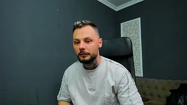 Snapshot of BrianHunts chatting on 03-08-26, 05:11 BrianHunts online show from 03-08-26, 05:11