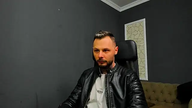 Snapshot of BrianHunts chatting on 03-09-26, 05:22 BrianHunts online show from 03-09-26, 05:22