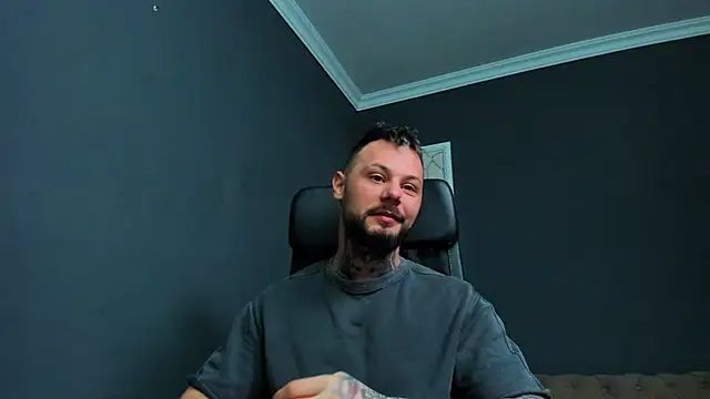 Snapshot of BrianHunts chatting on 04-02-26, 04:43 BrianHunts online show from 04-02-26, 04:43