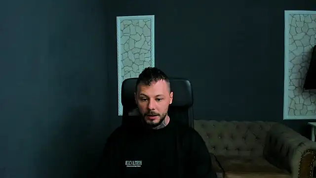 Snapshot of BrianHunts chatting on 04-16-26, 04:02 BrianHunts online show from 04-16-26, 04:02