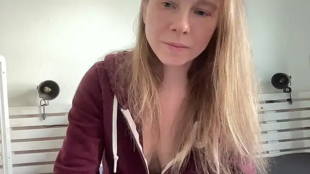 SweetLucy96 online show from 12-24-24, 09:28