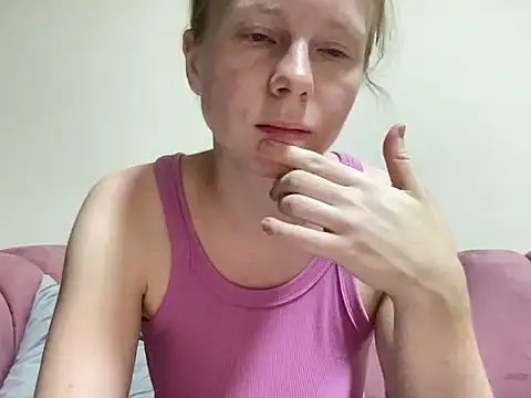 SweetLucy96 online show from 09-08-25, 06:51