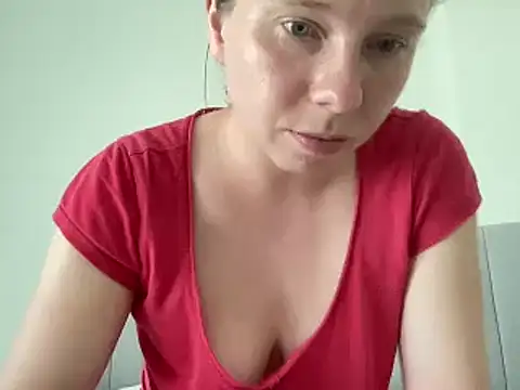 SweetLucy96 online show from 06-14-26, 09:00