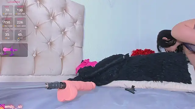 emily campbell  online show from 03-19-26, 03:38