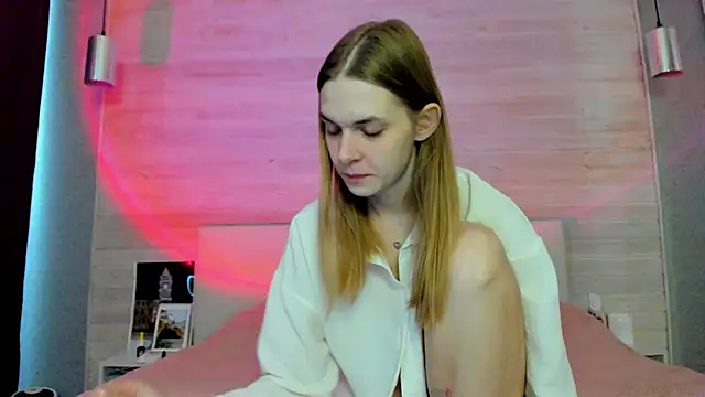 molly hunt  online show from 03-28-26, 04:56