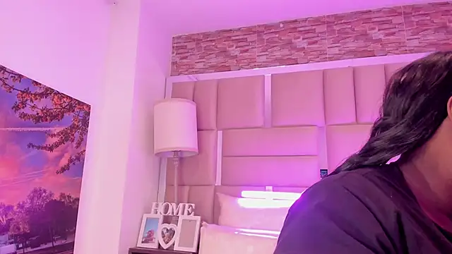 ShaniaBrownn online show from 02-11-26, 07:41